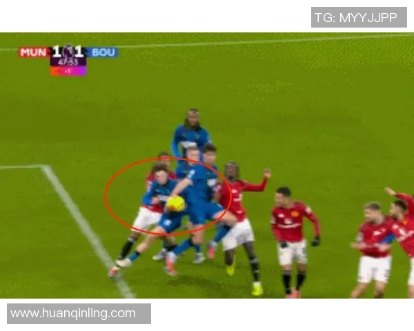 世界杯激战巴黎圣日耳曼逆转曼联红牌争议引发全场热议