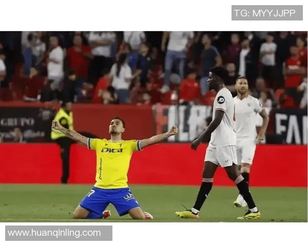 意甲焦点战AC米兰与尤文图斯握手言和乌龙球引发争议判罚引热议