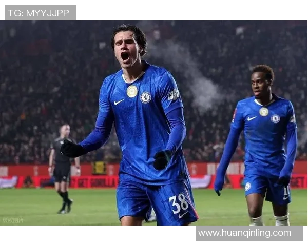 切尔西友谊赛逆转热刺争议判罚引发全场热议